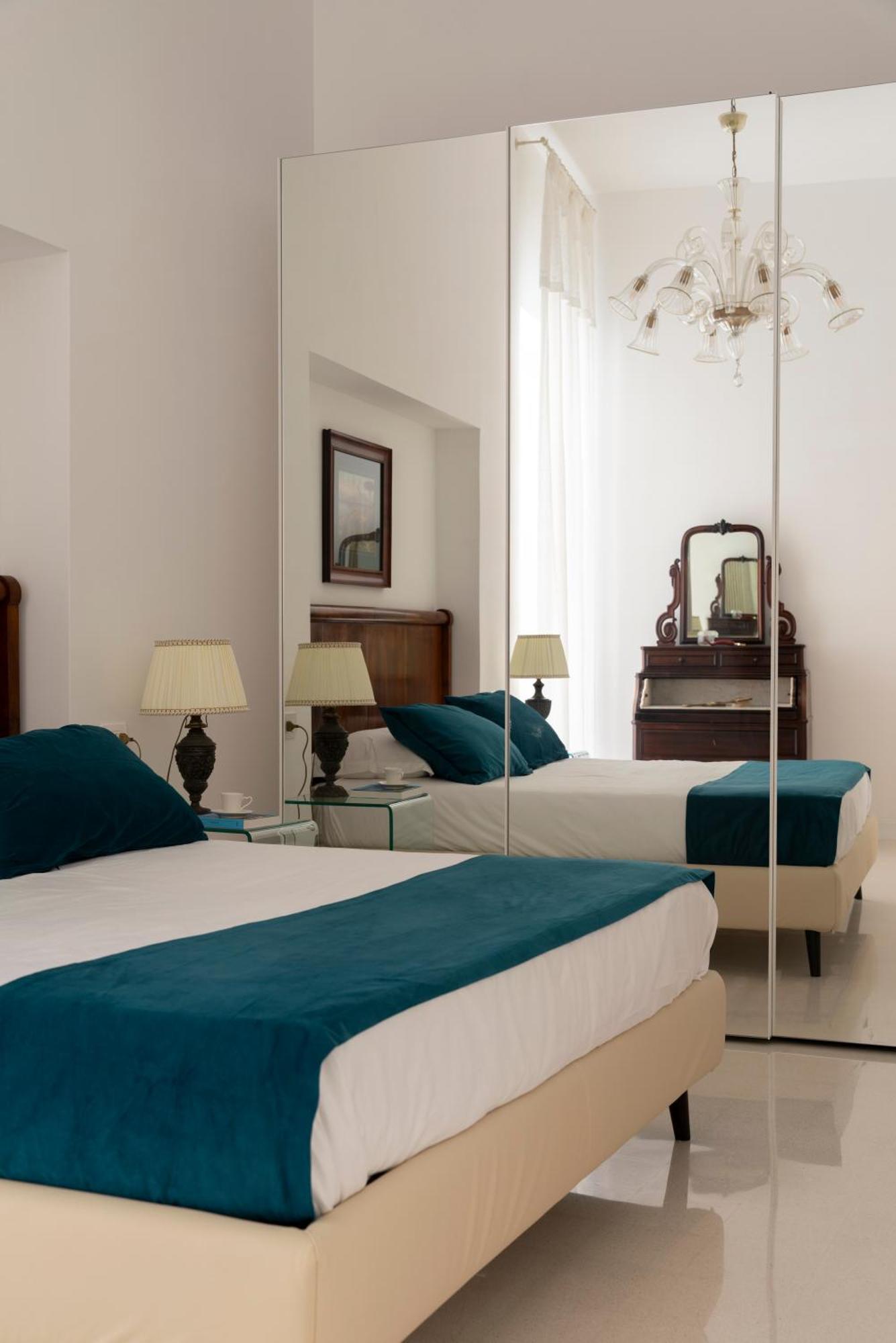 Chiaia Luxury Apartment *